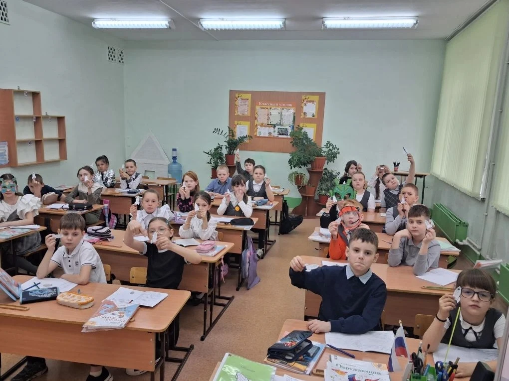 2 В класс сегодня на уроках отправился в путешествие в космос. Необыкновенные космические упражнения