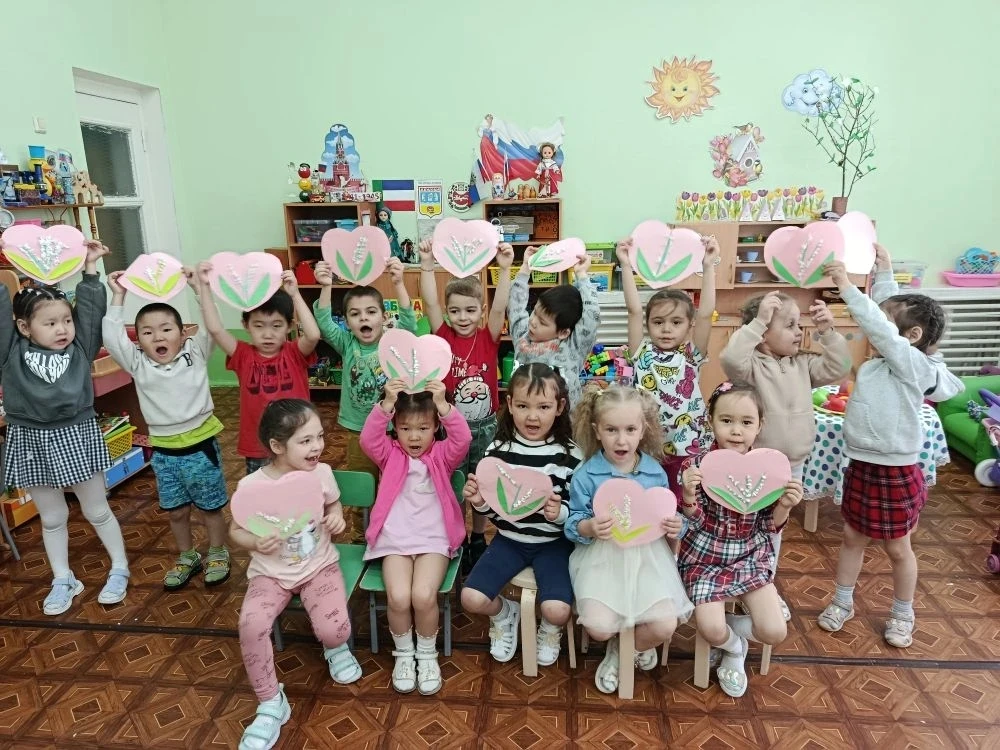 Лето вступило в свои права, но в группе «Солнышко» всё ещё пахнет весной! 🏵️

Ландыши отцвели, а мы