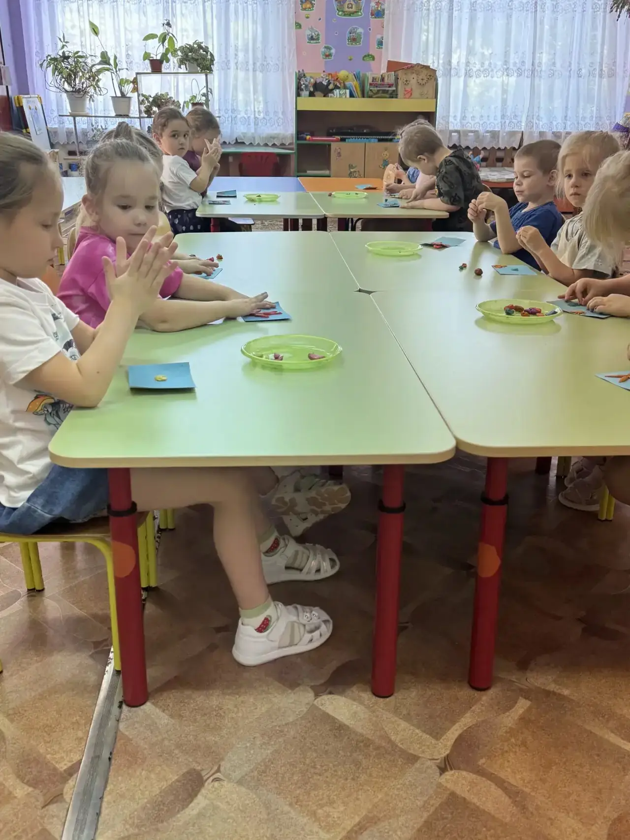🌞 Волшебное лето в ладошках! 🌊

В нашей уютной группе «Колобок» царила настоящая творческая атмосф