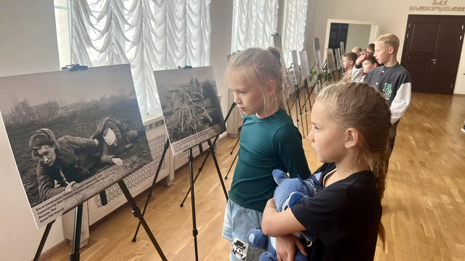 🔥 К 85-летию начала Великой Отечественной войны в г.Скиделе открылась фотовыставка «ФРОНТ И ТЫЛ: ЖЕ