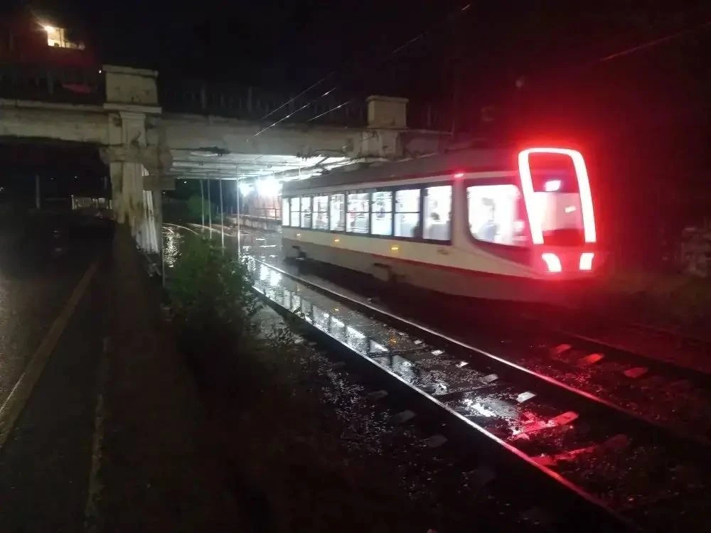 В разных районах Краснодара сегодня отмечаются значительные подтопления после проливного дождя  Сейч