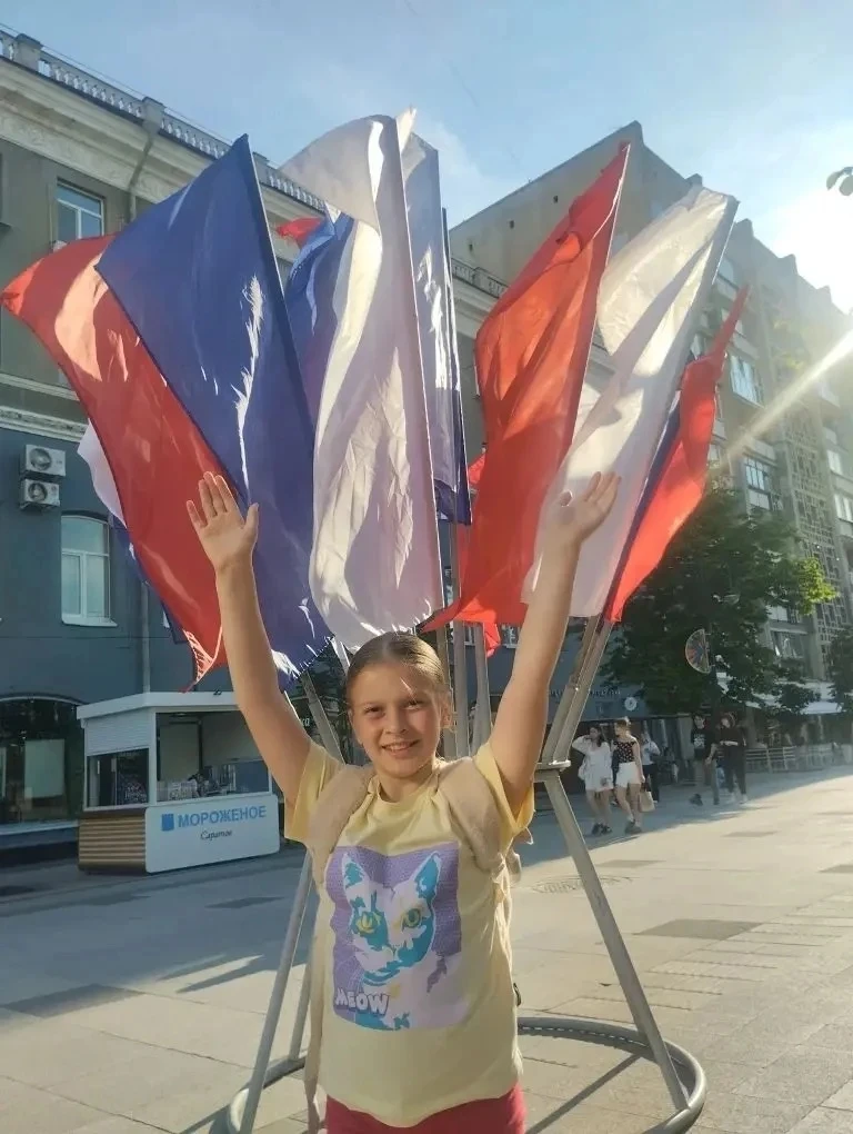 В преддверии Дня России детский лагерь «Солнышко»  присоединяется к Всероссийской акции «Флаг России