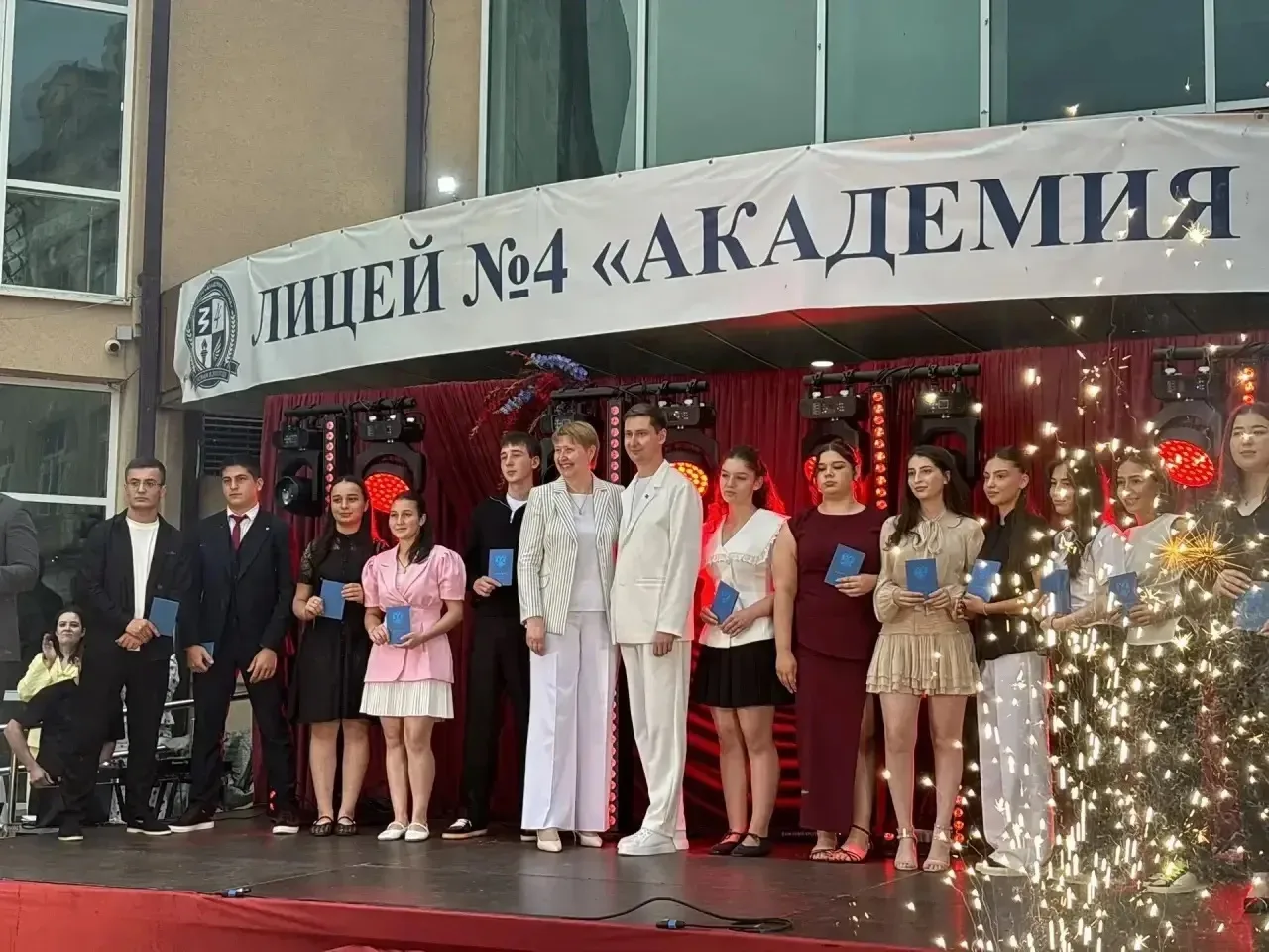 Сегодня в школах Северной Осетии вручают аттестаты!