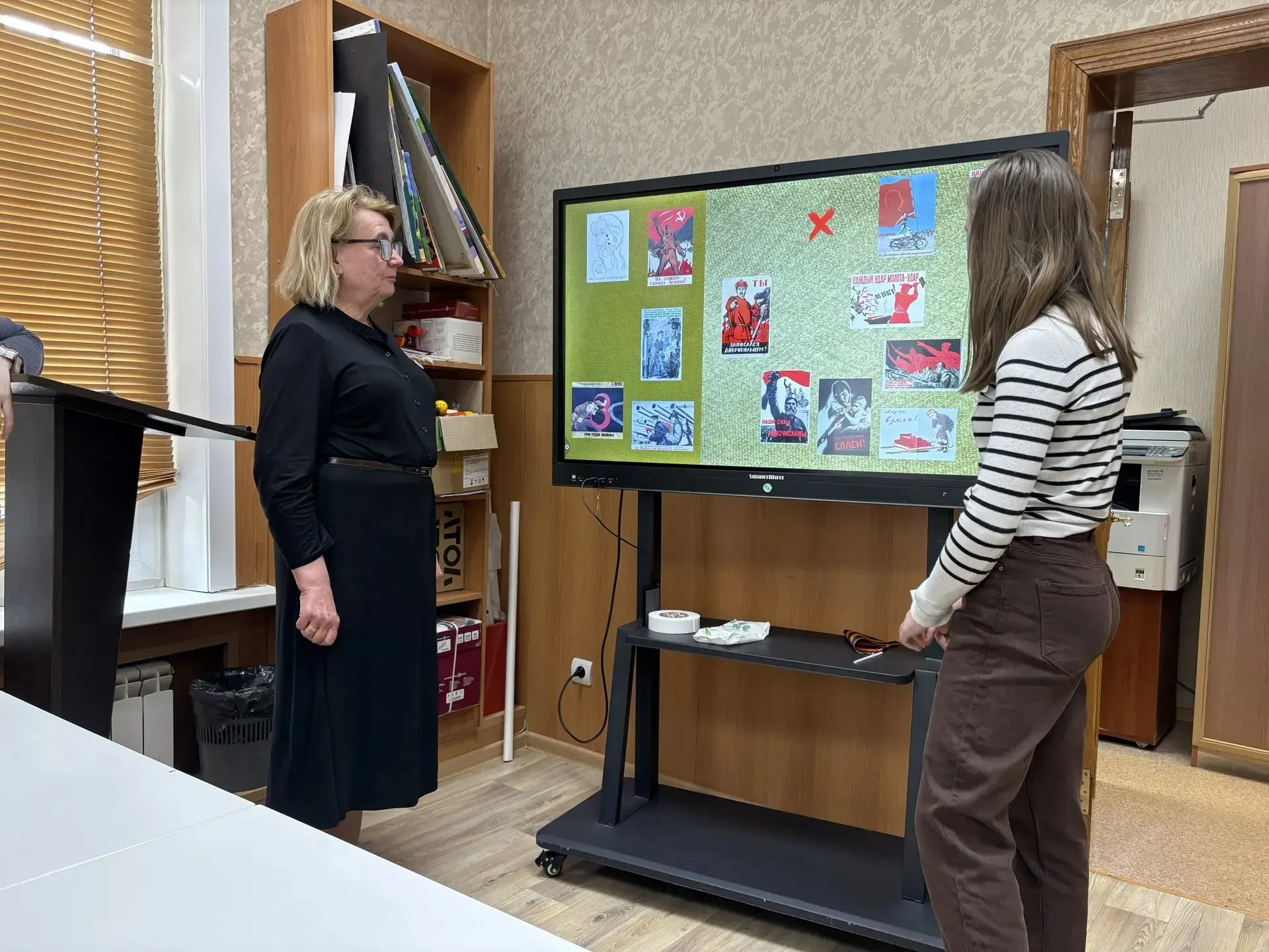 🎨 От Ладоги до Сахалина: как искусство объединяет эпохи и поколения  Студенты ИФИиВ СахГУ погрузилис
