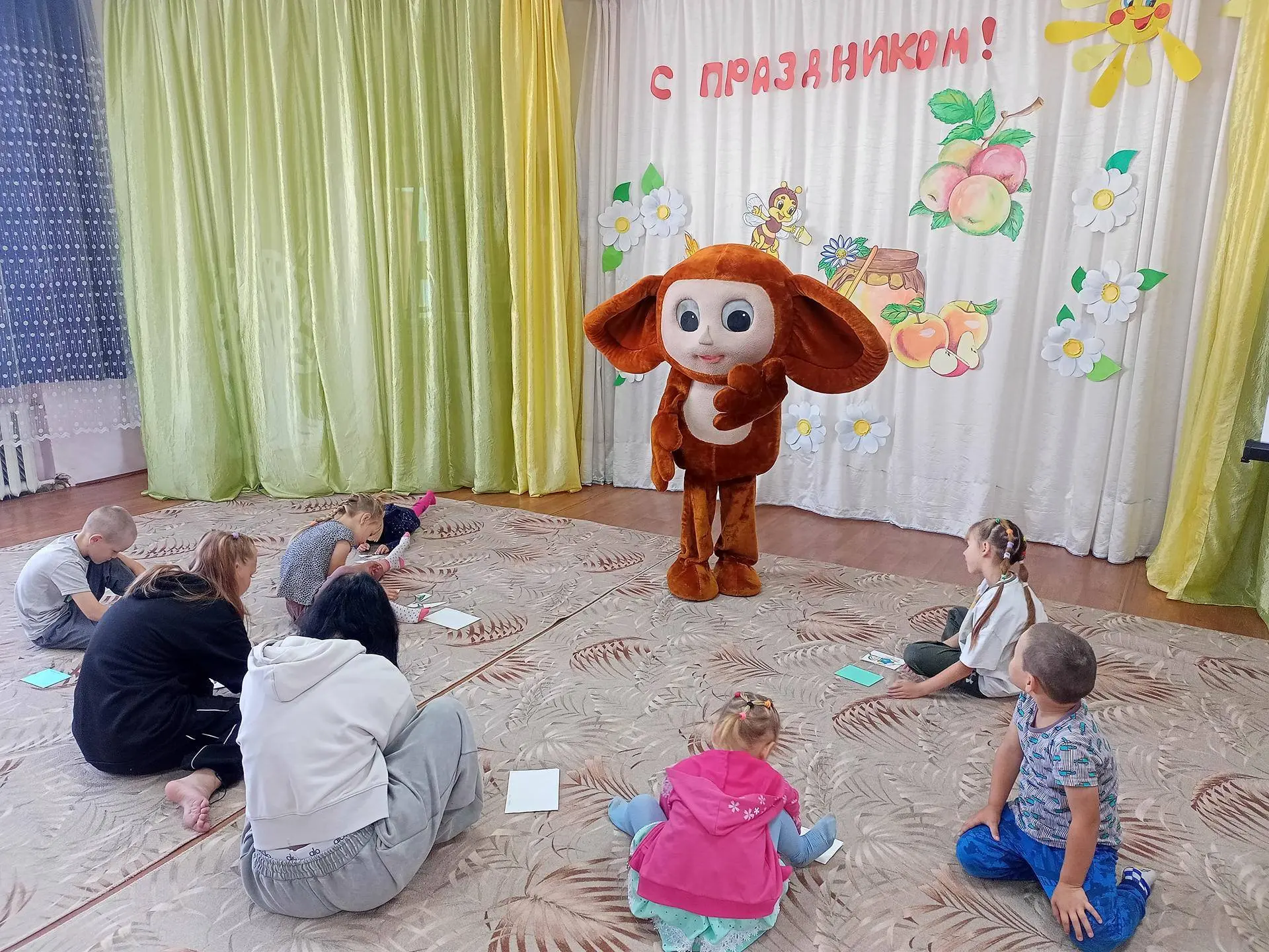 УРА, У ЧЕБУРАШКИ ДЕНЬ РОЖДЕНИЯ!