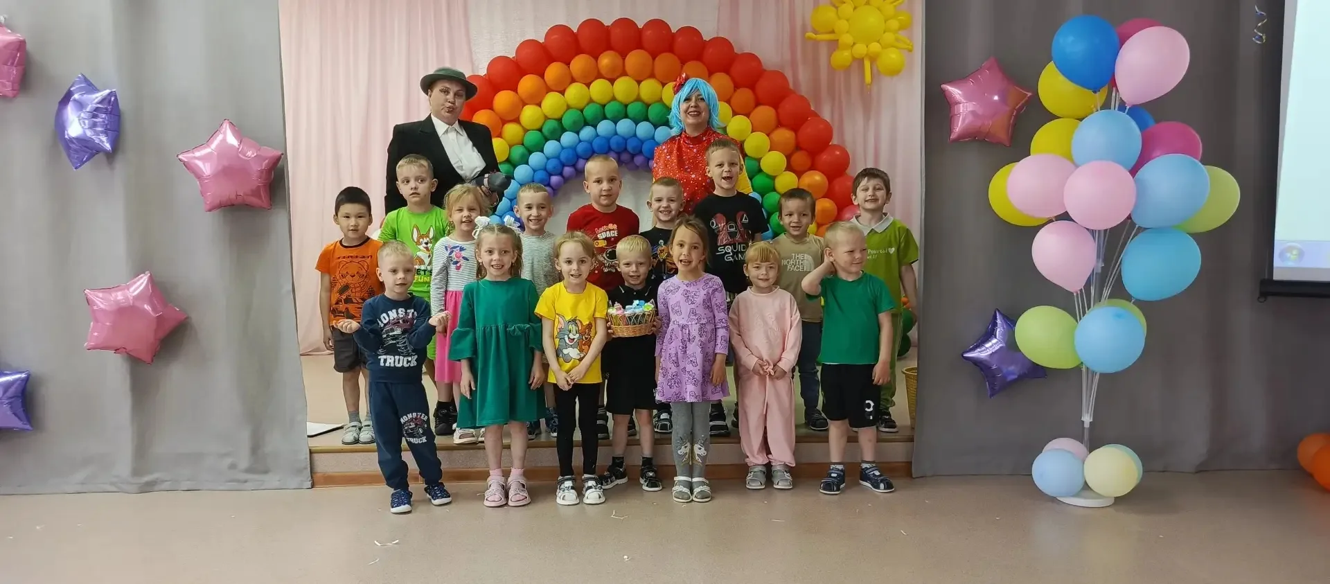В группе "Умки" и "Фантазеры" прошло яркое и весёлое  мероприятие, посвященное "Дню защ...