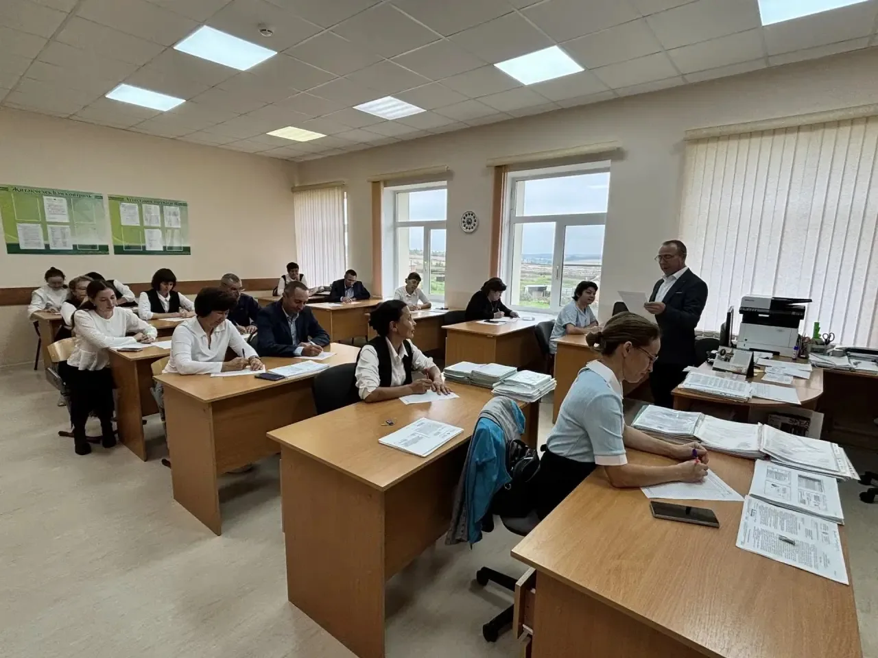 📝Когда последний звонок собирает всю школу в одном месте — это привычно. А вот когда в...