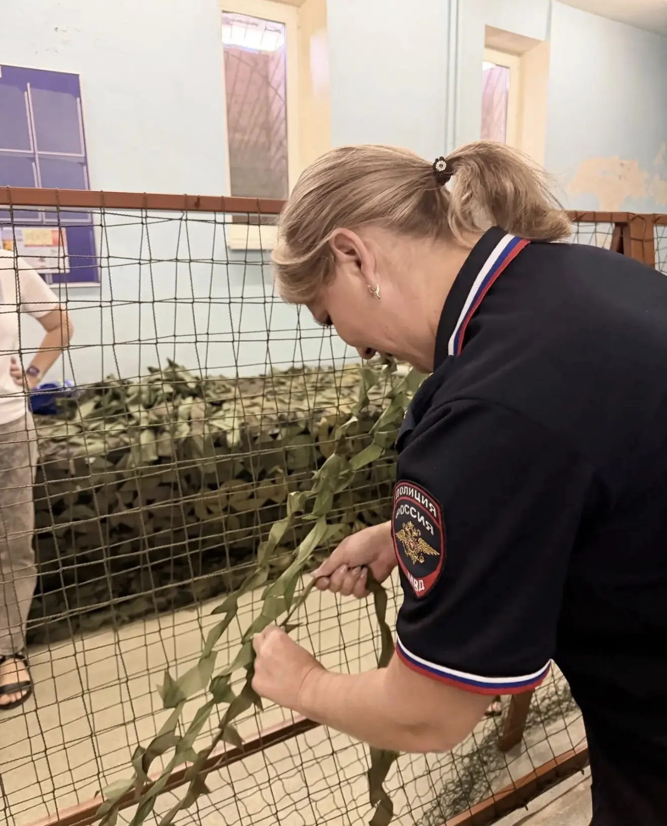 💯Нововоронежские полицейские присоединились к изготовлению маскировочных сетей для уча...