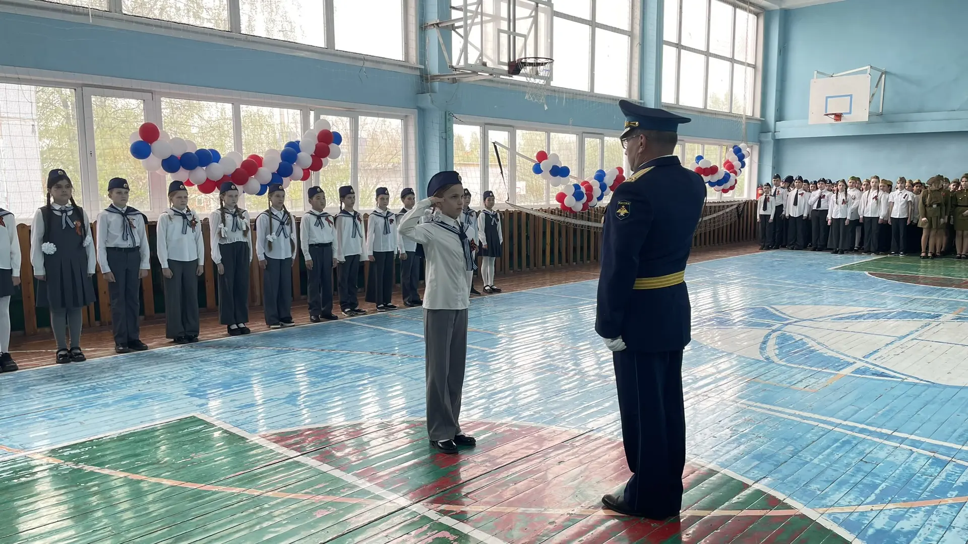🎊Смотр строя и песни «Аты-баты» в 4 классах🎊  Дорогие ученик , учителя и родители!  Сегодня в нашей 