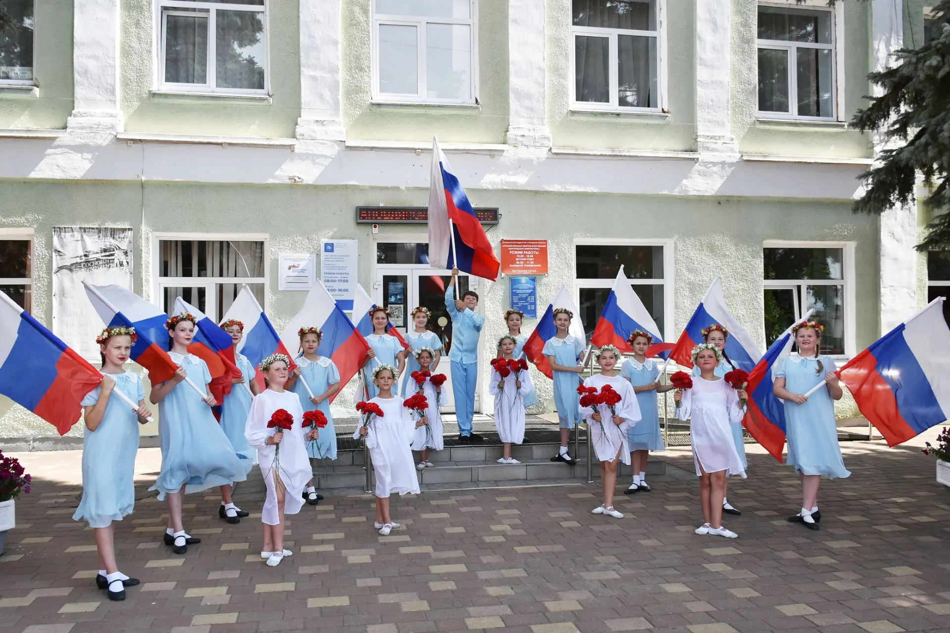 Друзья, сегодня мы отмечаем День Государственного флага Российской Федерации! Пусть сим...