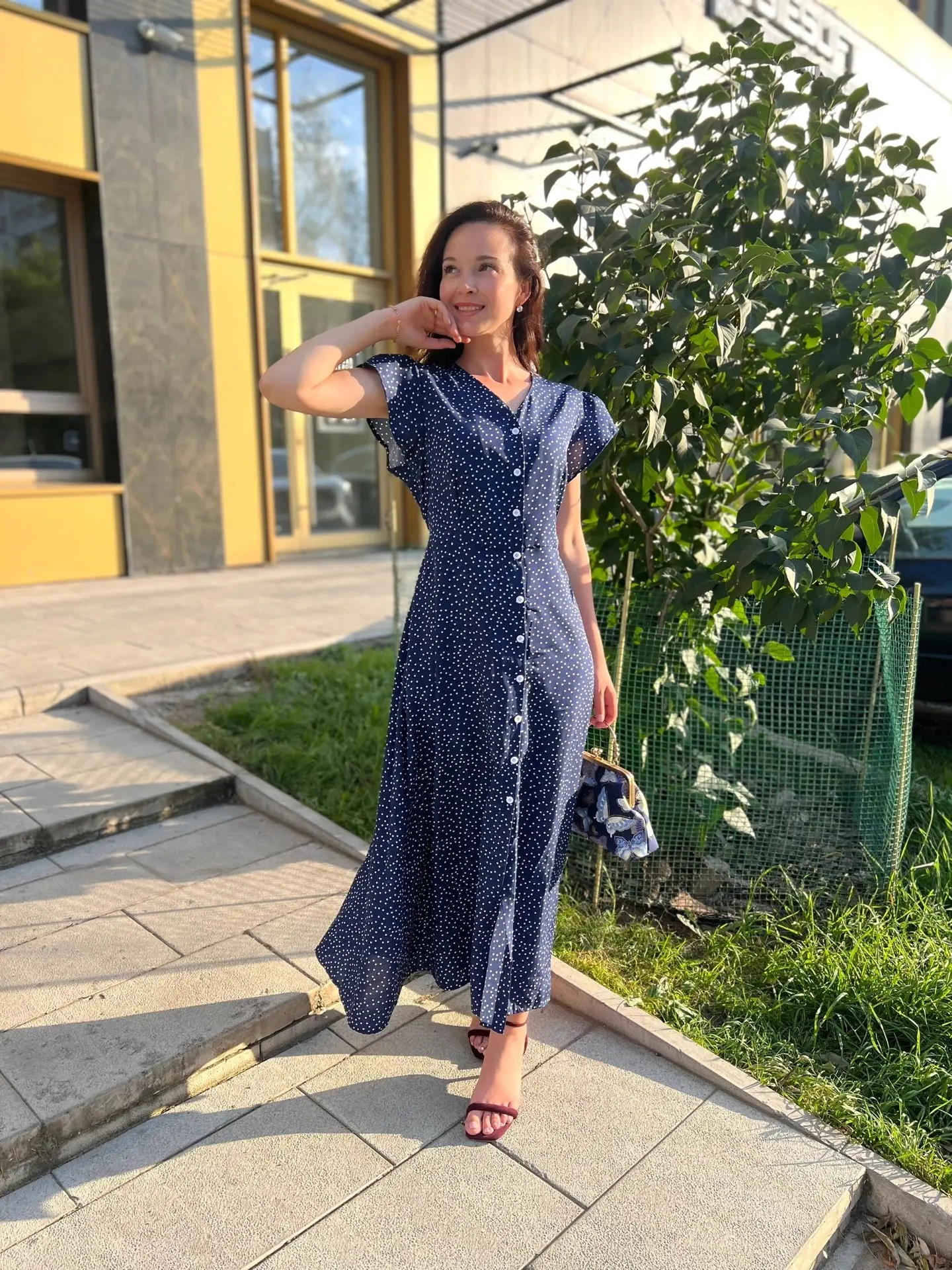 Легкое базовое платье, из тех, которые не требуют повода: на прогулку, в отпуск, на раб...