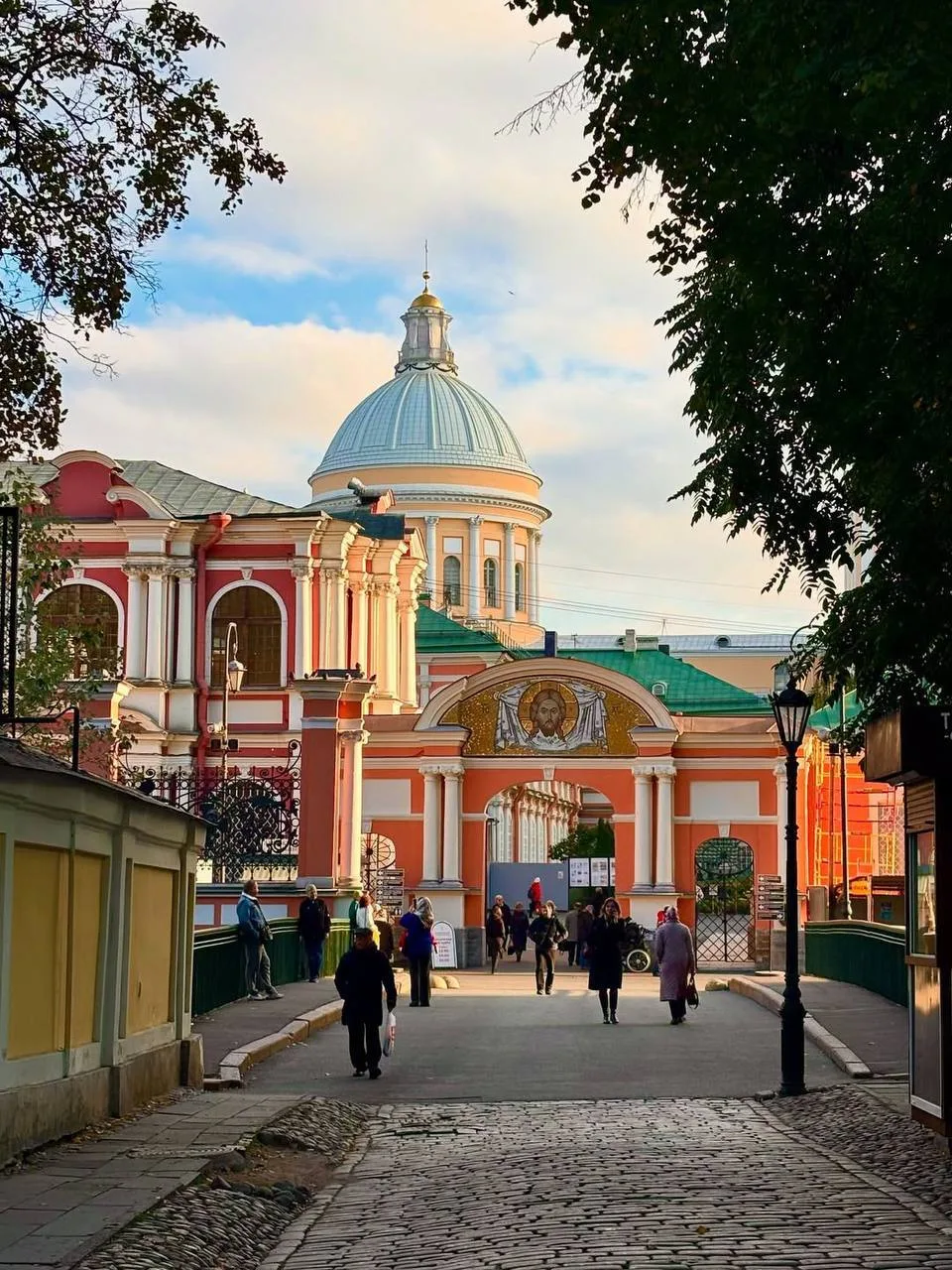 Музей-древлехранилище Александро-Невской лавры🔎

Музей можно сказать новый, был открыт в 2017 году.