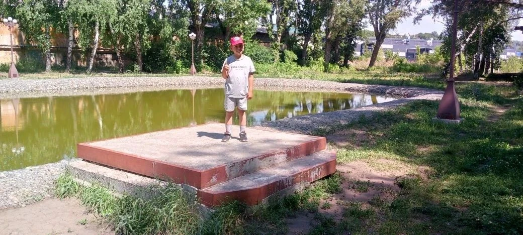 «Как я провел летние каникулы»( Поротов Ярослав) 

Этим летом я гостил в селе Майма у своей крестной