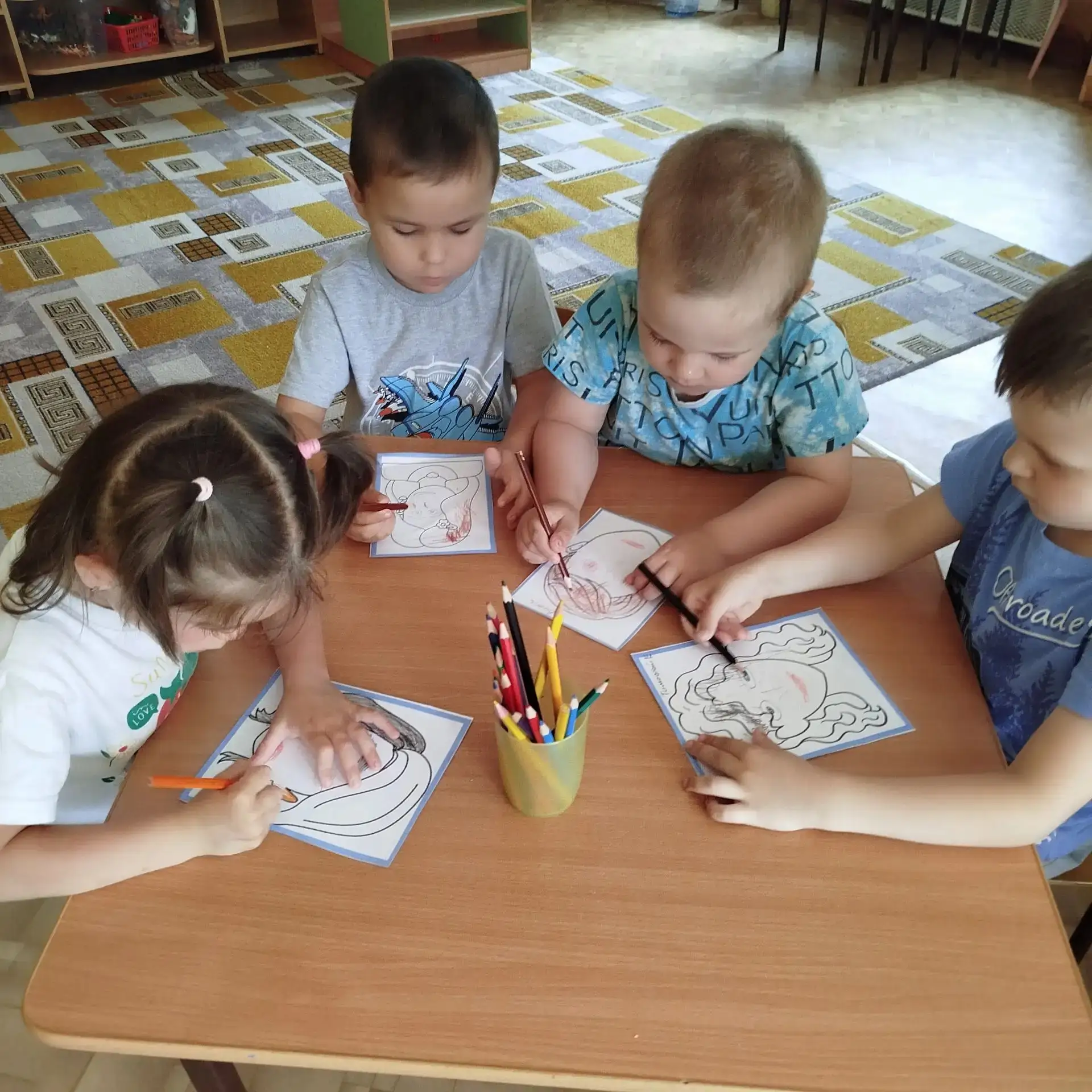 🏡️💖 День семьи, любви и верности в нашем саду

С 29 июня по 3 июля наши воспитанники готовились к 