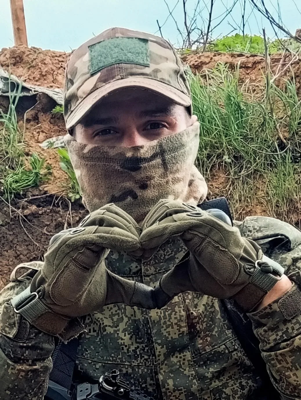 При выполнении боевого задания в зоне СВО 10.06.2026 погиб любимый муж, папа, сын и брат Карпинский 