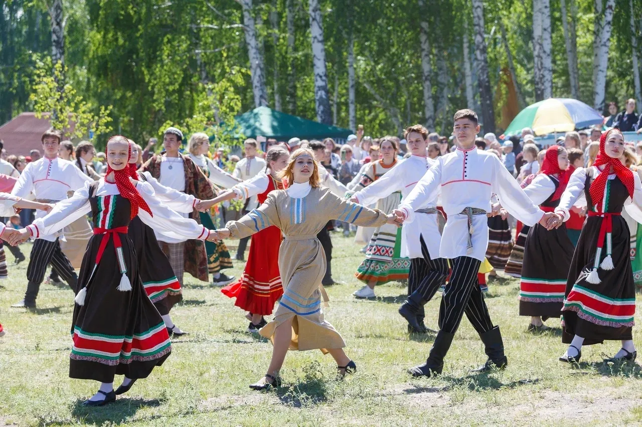 🎉 #ЕдинствоНародовКыштым: Фестивальная мозаика Южного Урала