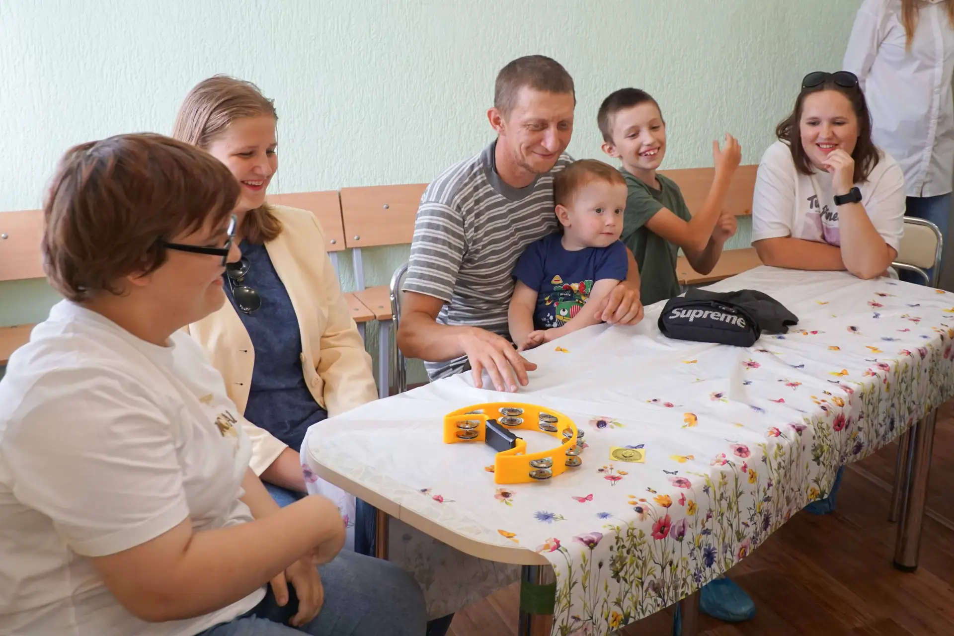 🌼В Семейном МФЦ состоялся праздник «Семья, согретая любовью», посвящённый Дню семьи, любви и вернос