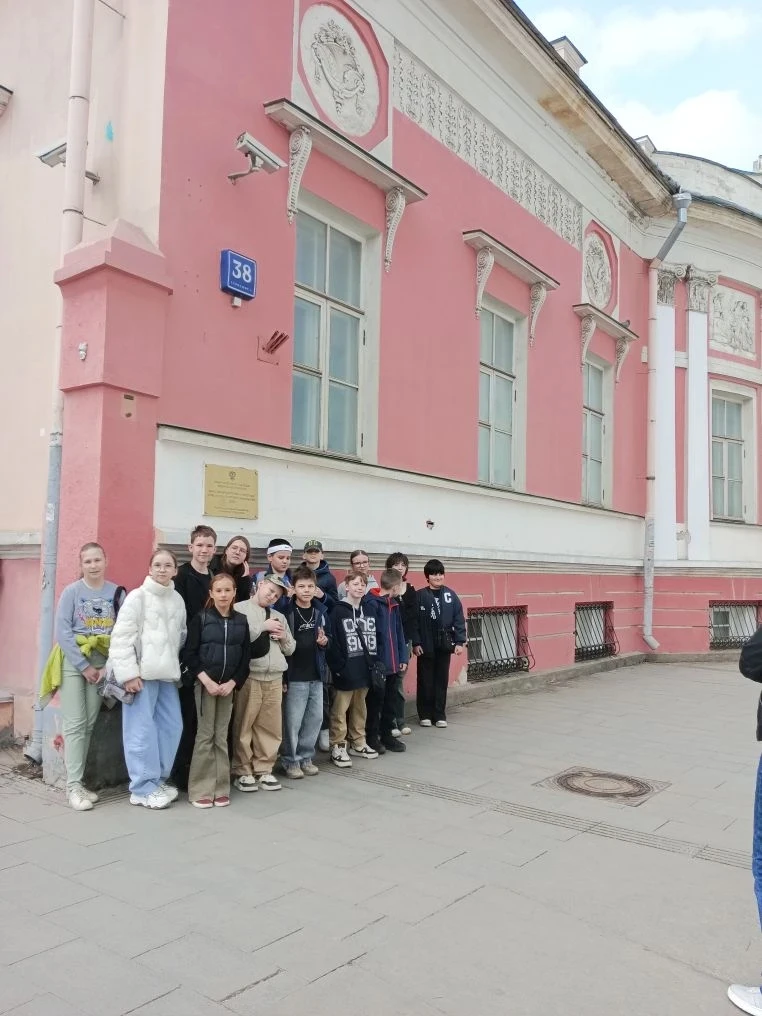 ✨Путешествие в мир ватных чудес!   3 апреля учащиеся 5 «Б» класса совершили экскурсию в единственный