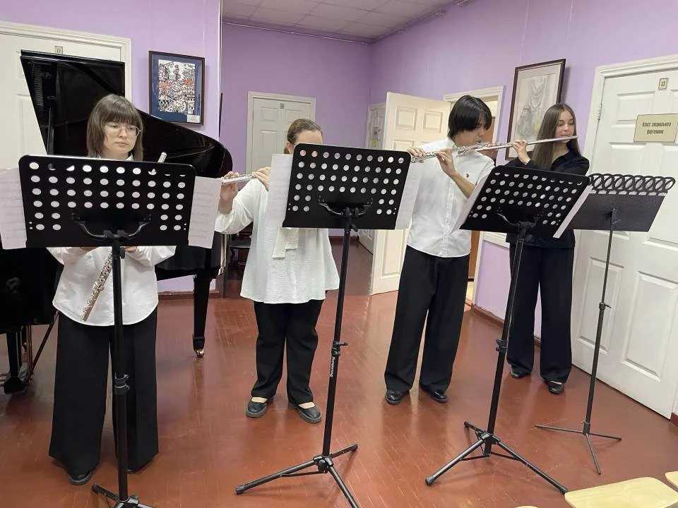 🎶🎹Музыка, творчество и доброе сердце: арт-проект «Нас объединяет искусство» вновь соб...