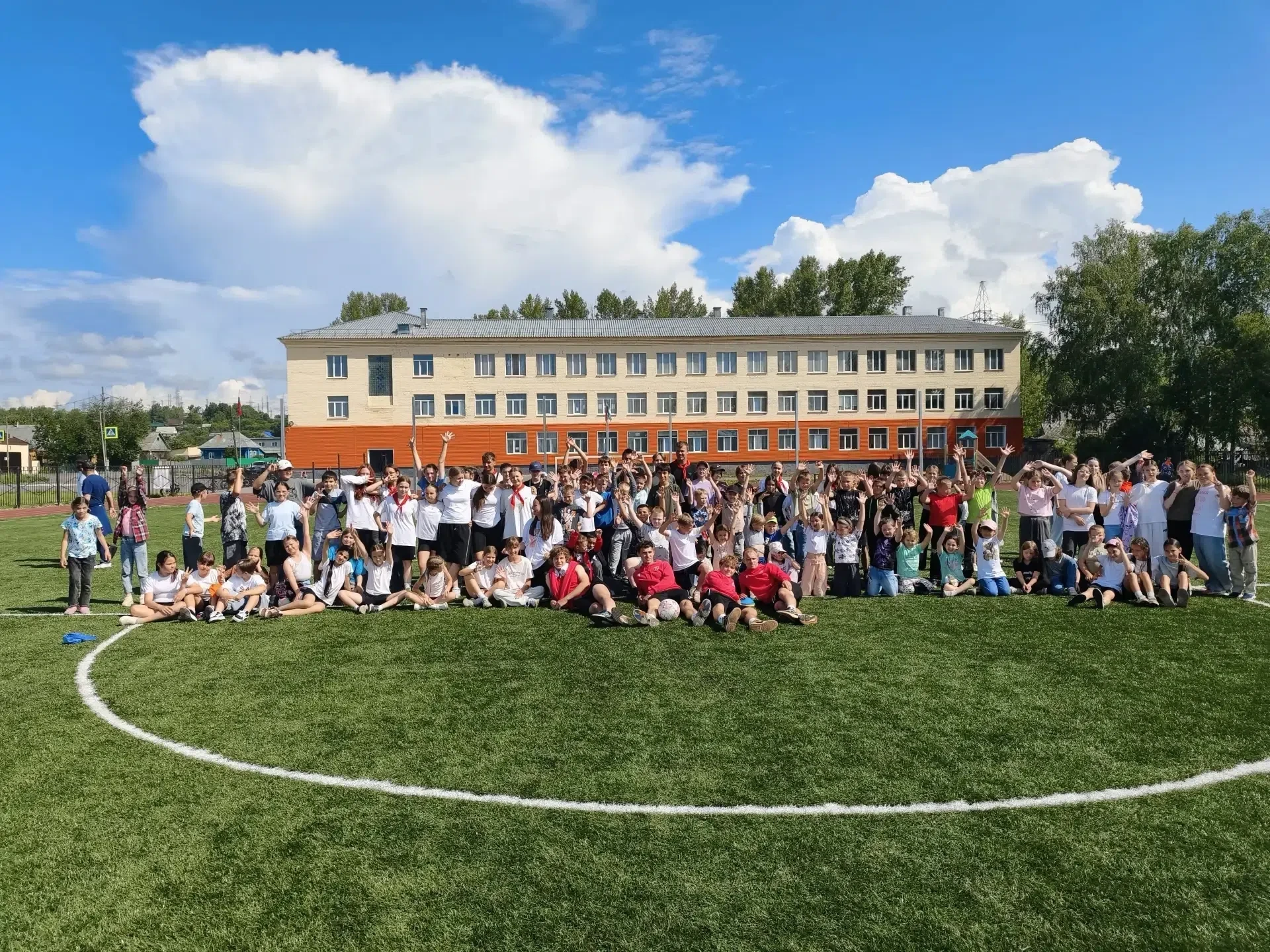 #Новаяшкола
#Новаяшкола74
#ЛагерьСолнышко
#11ДеньЛагернойСмены
🏀🏀Спорт-день удался на все 100! ⚽🔥