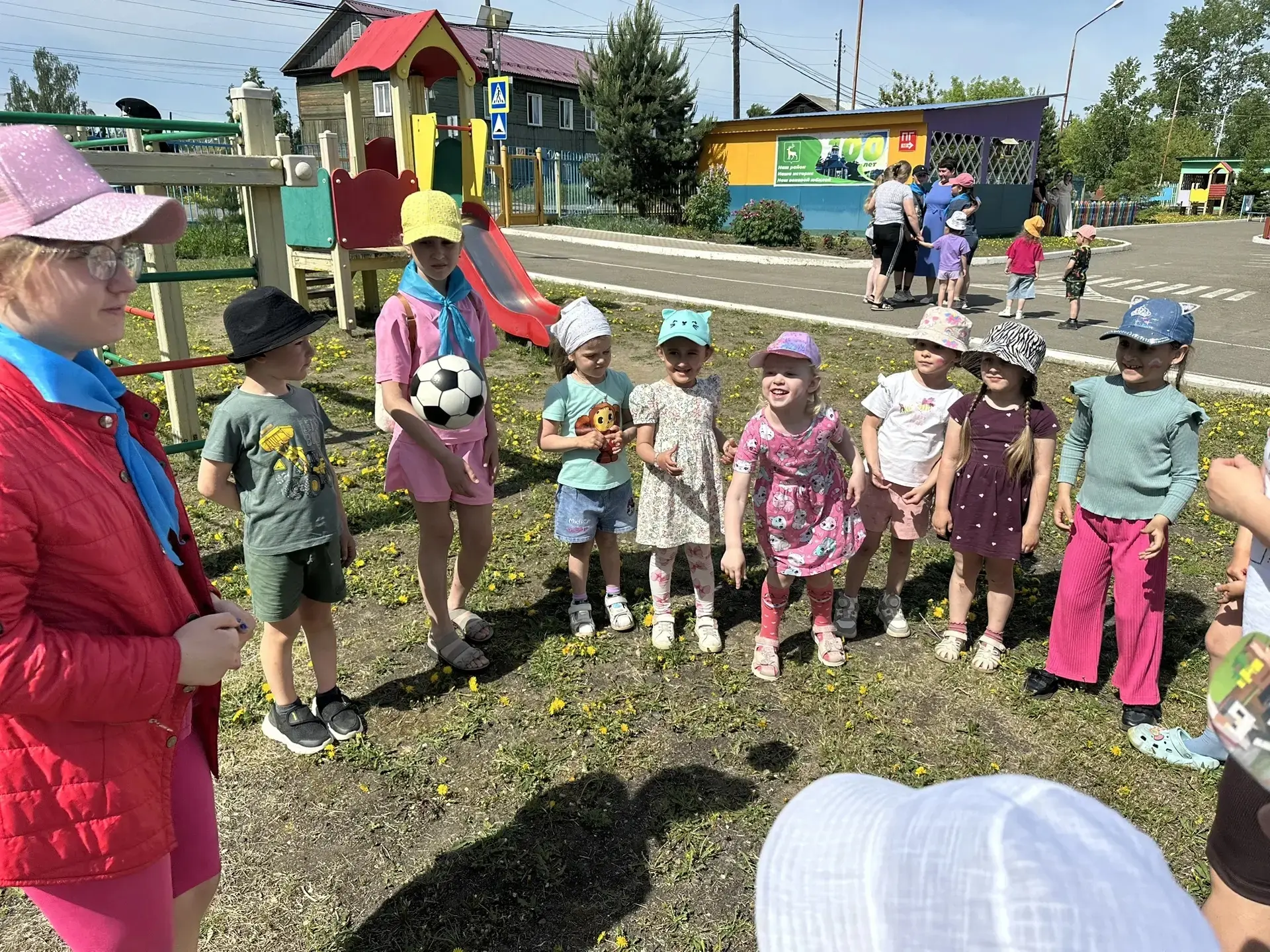 🌞 10 июня в детском саду «Капелька» царила атмосфера веселья и детского смеха — сюда с дружеским ви