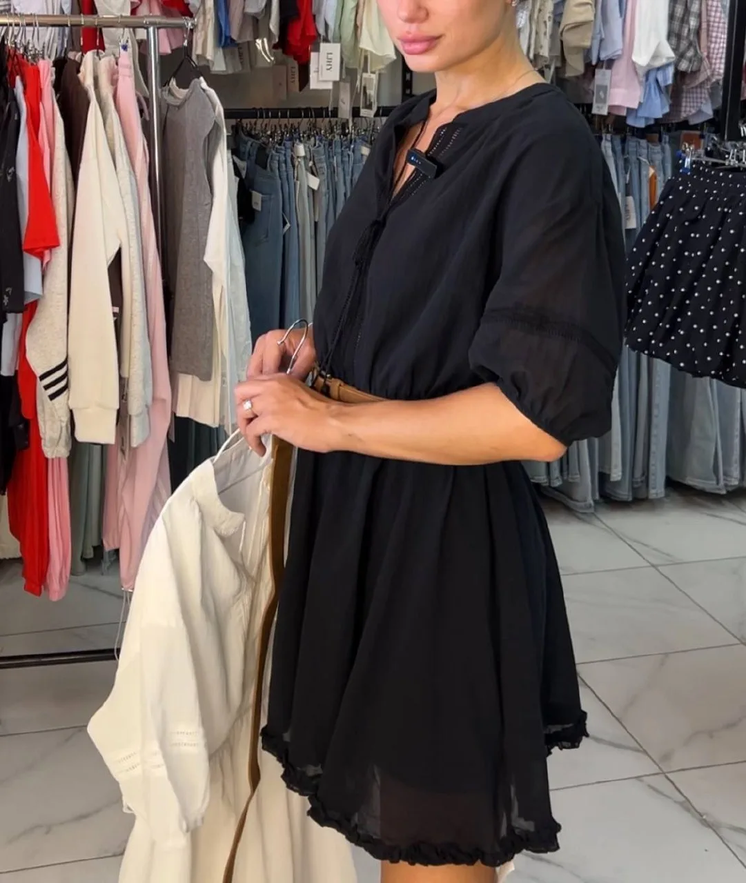 Легкое хлопковое платье с элементами шитья🤤 в трех расцветках

2600₽
