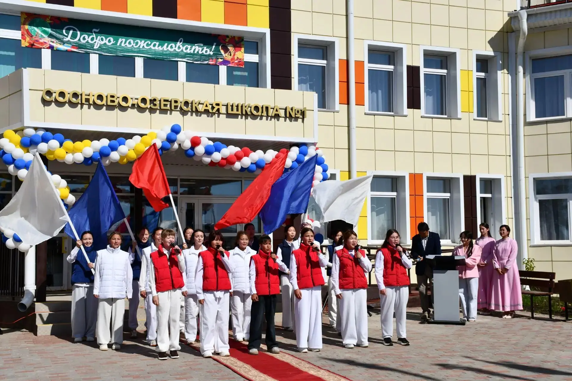 В селе Сосново-Озёрское открыли новую школу на 450 учеников
