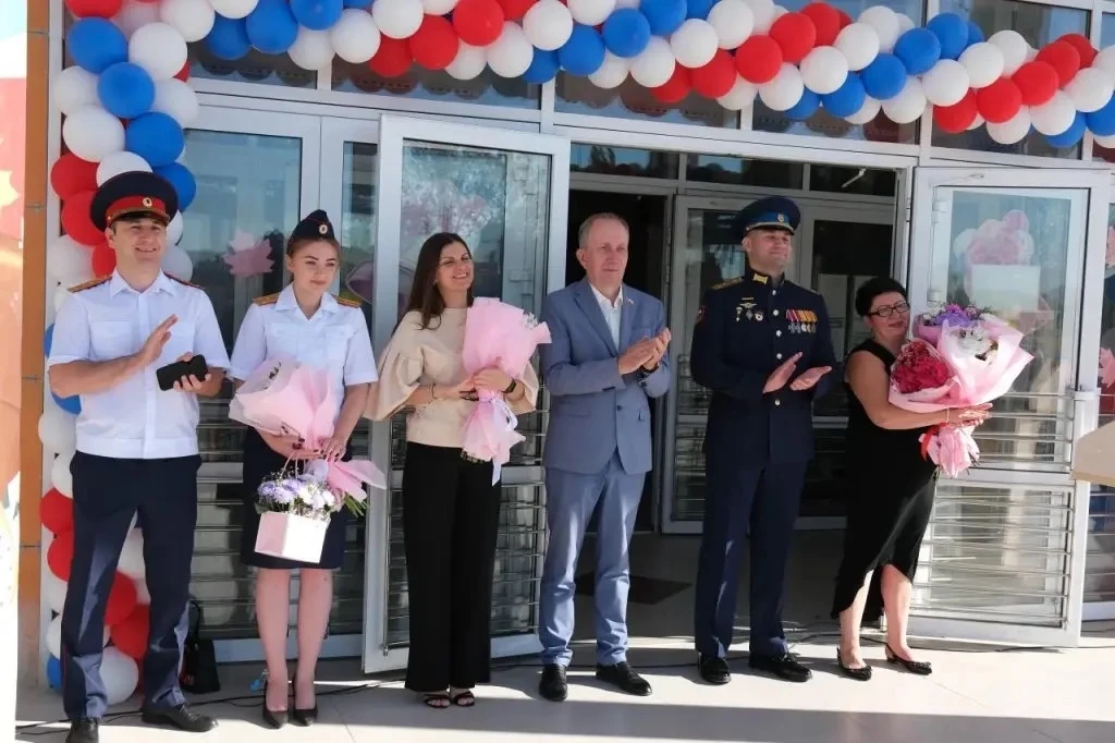 🎉 С Днём знаний, друзья! 🎉