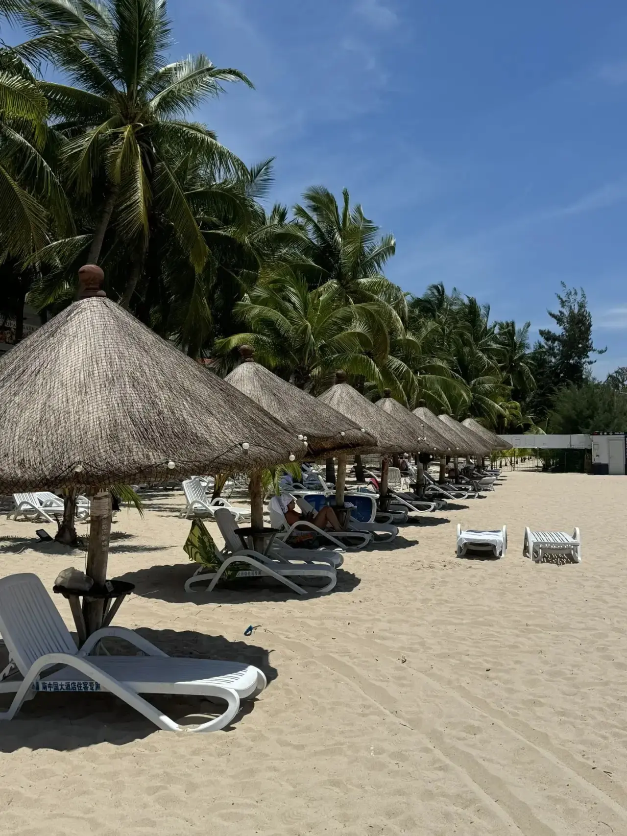 🌴 Хайнань - одно из тех направлений, где осенью начинается самый сезон. Тёплое море, с...