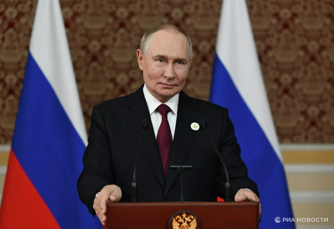 Престиж профессии учителя в России растет, отметил Путин.