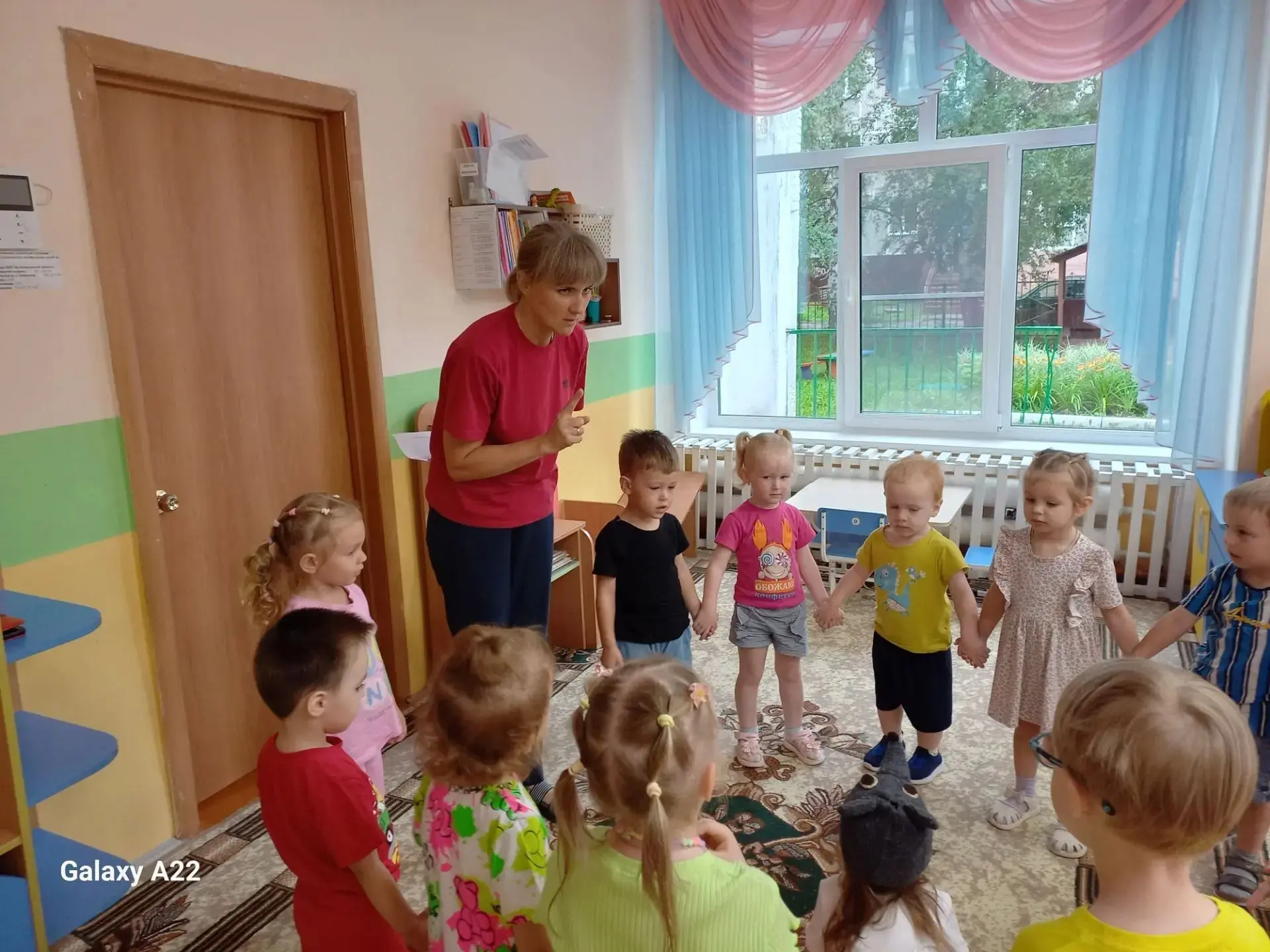 В рамках тематической недели «Волшебный сундучок» в первой младшей группе прошло развлечение с подви