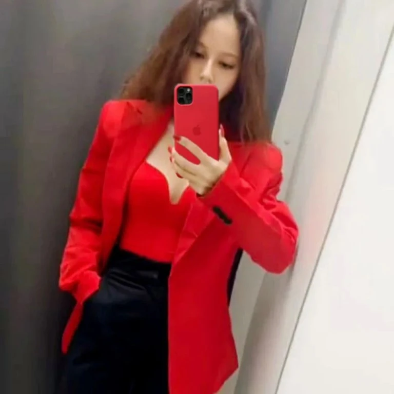 👧 Каролина, 18 лет