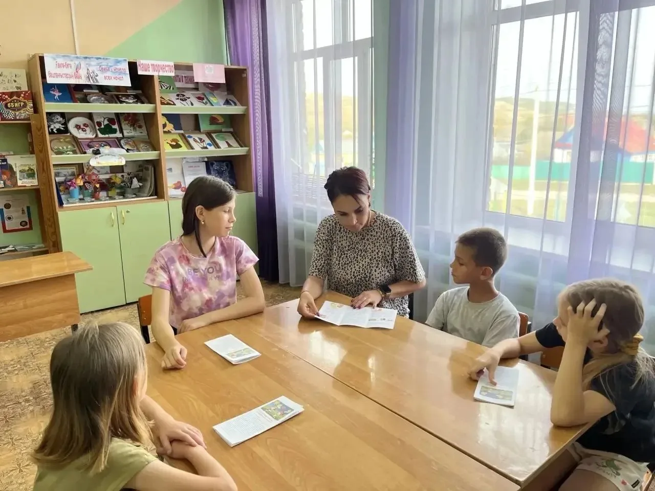 Сегодня в Бижбулякском приюте мы разбирали «Мир профессий». В начале беседы один мальчи...