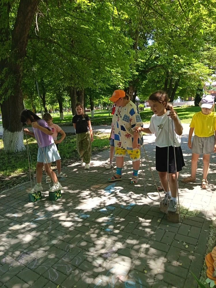 ☀️ 10 июня в городском парке культуры и отдыха прошла веселая детская развлекательная п...