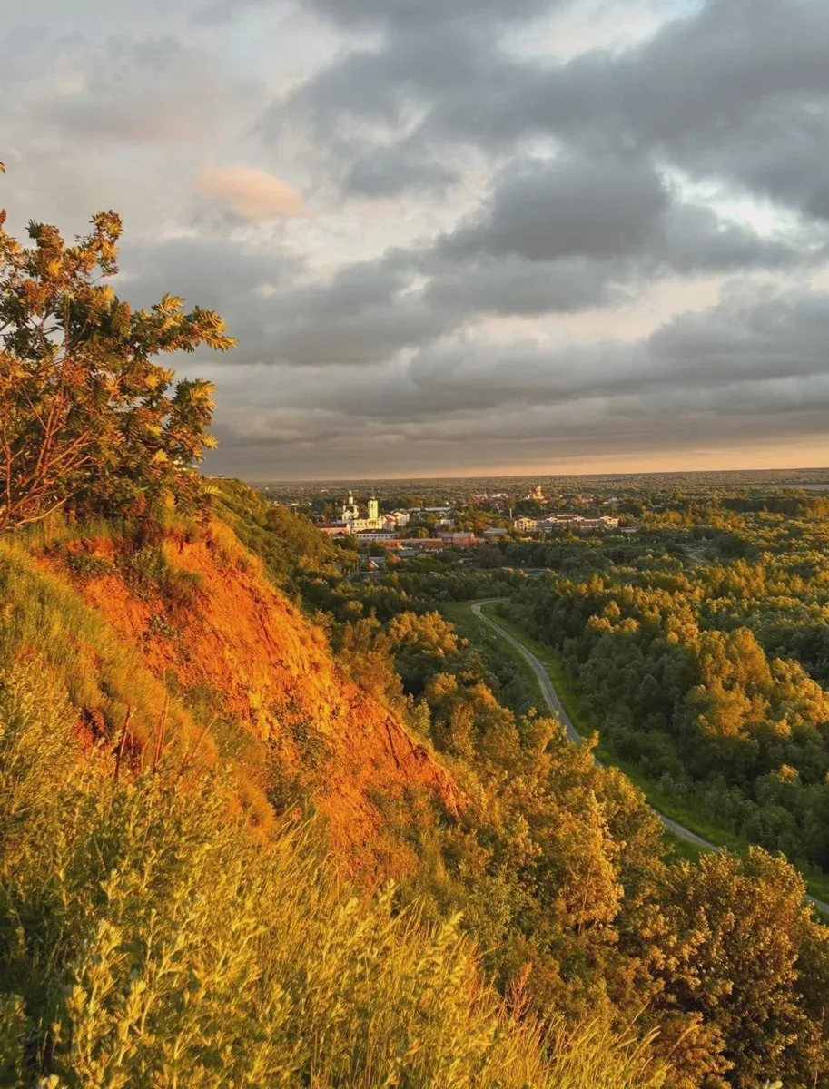 🌤 Тобольск сквозь зелень деревьев