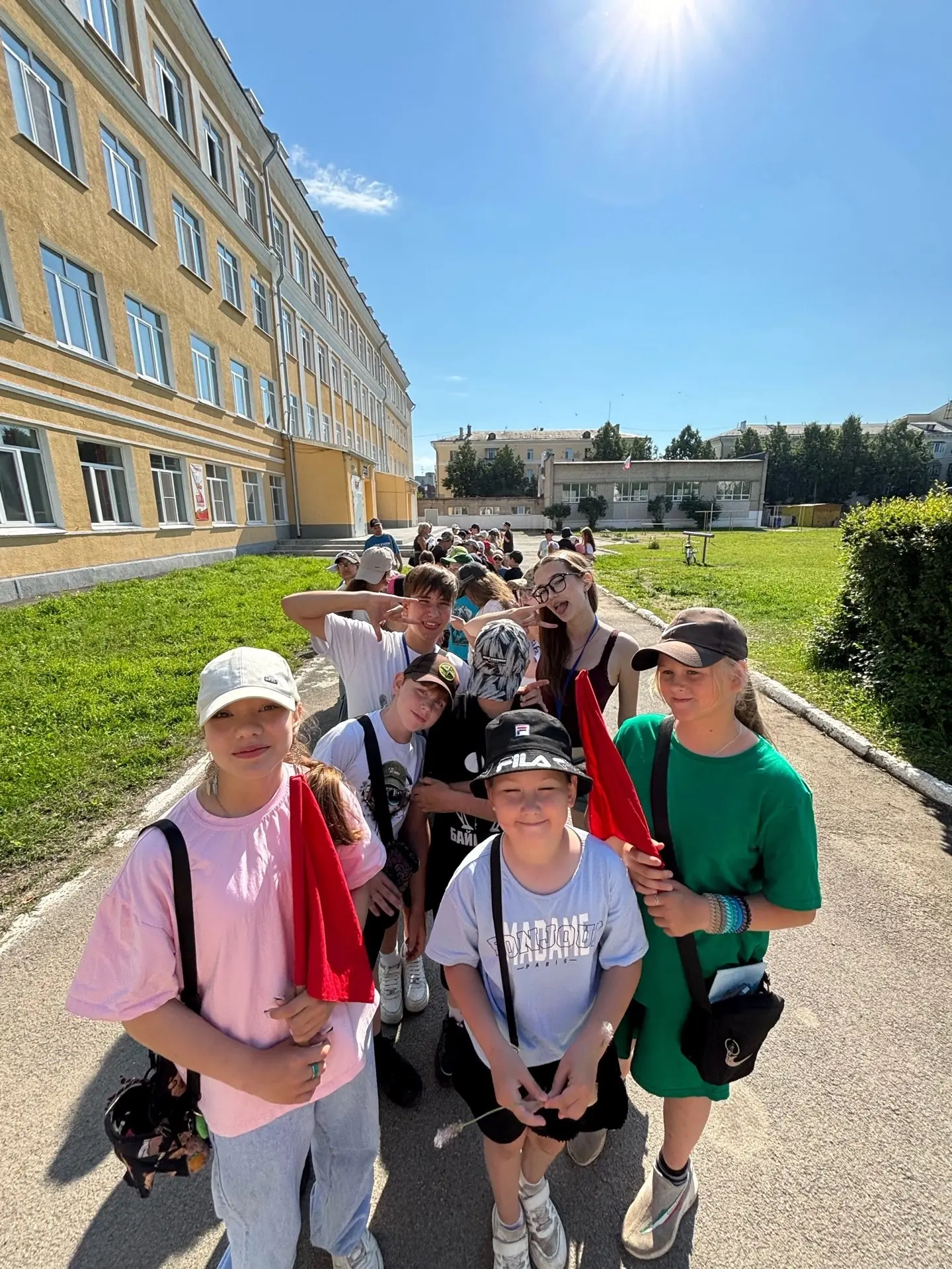 🤝 Дневник одного дня: дружба, кино и музыка!

☀️Сегодня ребята отлично провели время! Утро началось