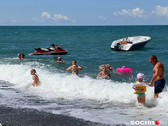 «Этот год однозначно провальный». Атаки БПЛА и ограничения в аэропорту не заставили оте...
