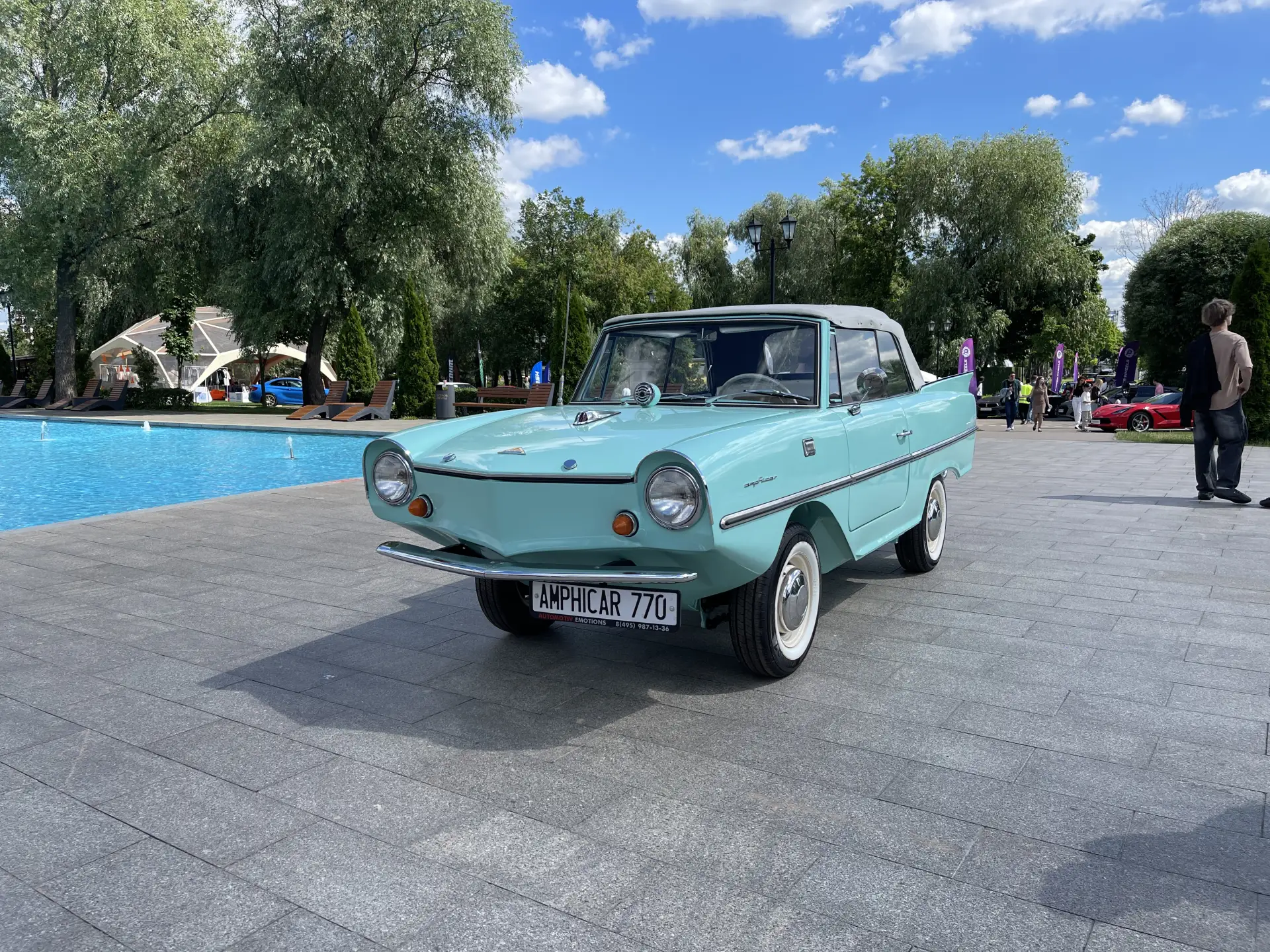 🚗💦 МАШИНА, КОТОРАЯ УМЕЕТ ПЛЫТЬ! ИСТОРИЯ ПРО AMPHICAR 770