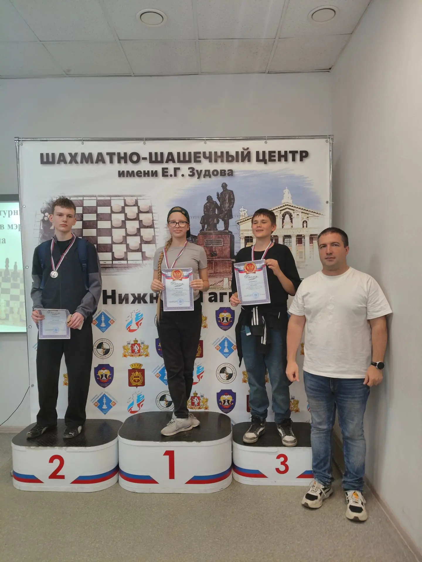 ♟Вчера состоялся ️турнир по шашкам и шахматам среди трудовых отрядов мэра в Ленинском р...