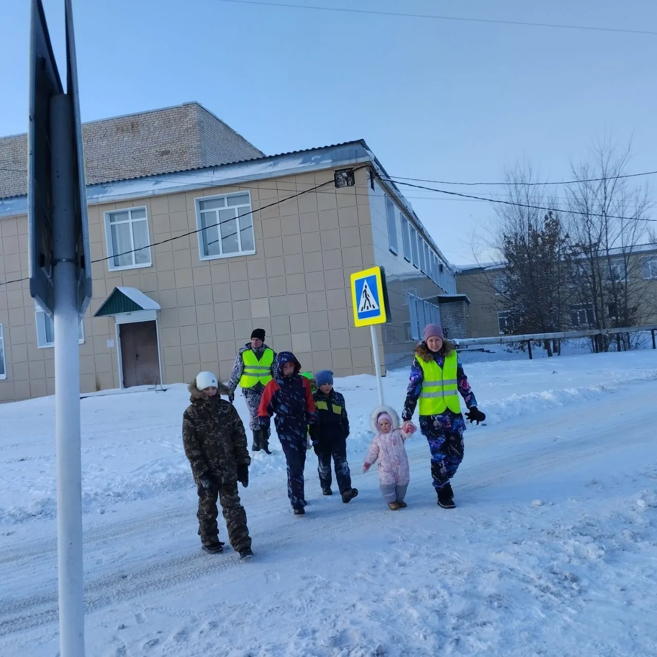 🚦🚦🚦 РОДИТЕЛЬСКИЙ ПАТРУЛЬ Благодарим родителей 3в и 4е классов МБОУ "Школа № 36" г.о. Самара за участ