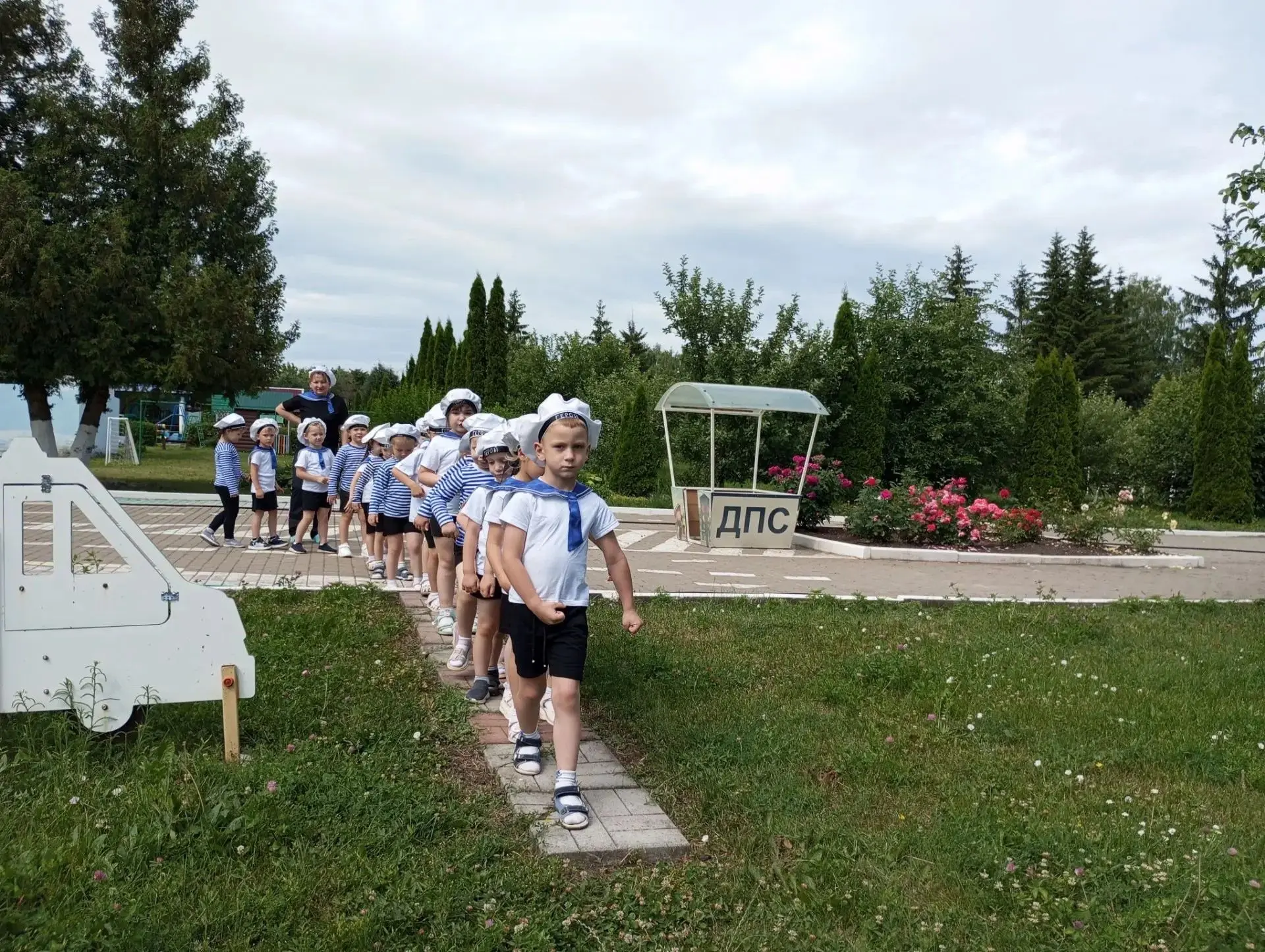 День моряка отмечается 25 июня. Воспитанники старшей группы "А" не остались в стороне от этого знаме