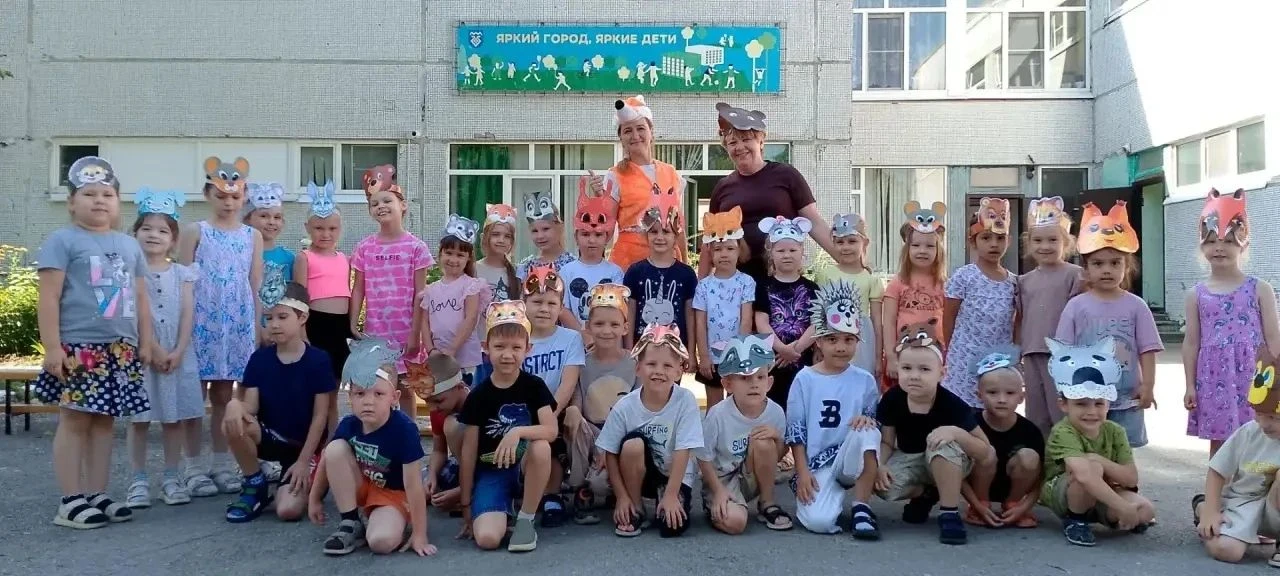 В  "Солнечном" прошло физкультурное развлечение "Лесное путешествие".  К ребятам в гости пришли лиси