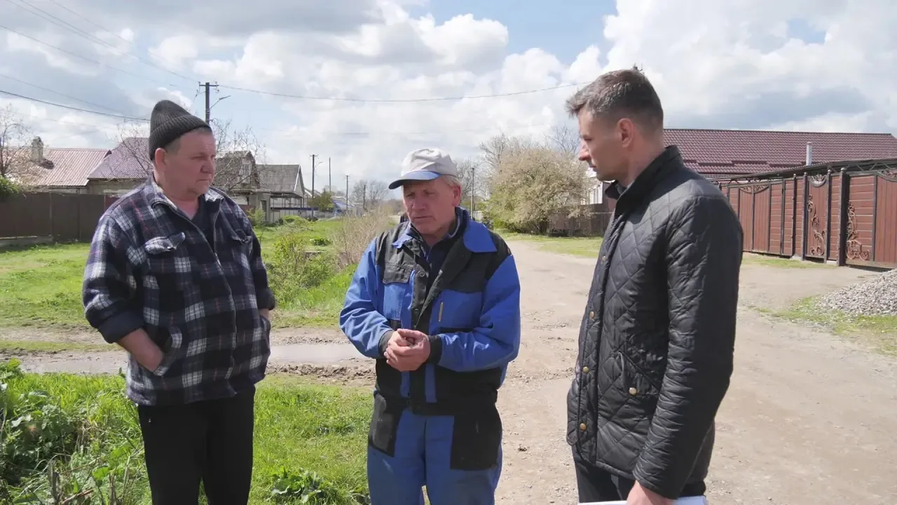 Сегодня посетил село Балахоновское.   Затяжные осадки привели к наполнению дренажных канав, поднятию