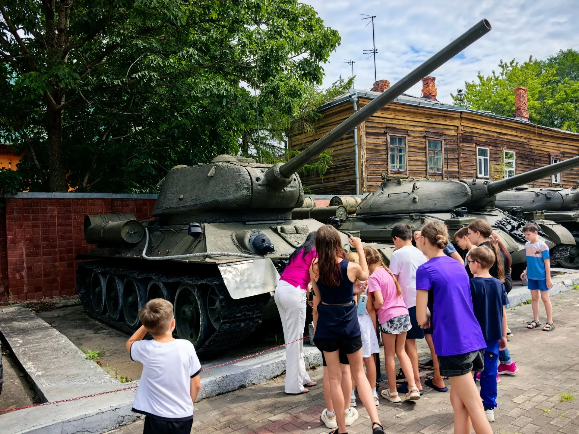 ✨ Сегодня наш лагерь побывал в зале военно-исторического музея.