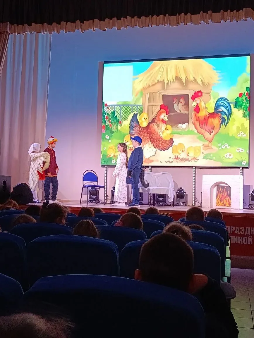 🎭 Дебют 4В: «Кошкин дом» для самых маленьких!  Вчера в нашей школе царила настоящая театральная атмо