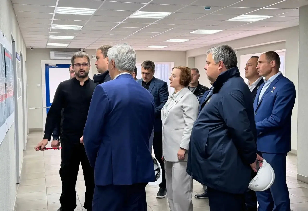 Рабочий день продолжили в Калачинском районе. Вместе с Губернатором Виталием Павловичем...