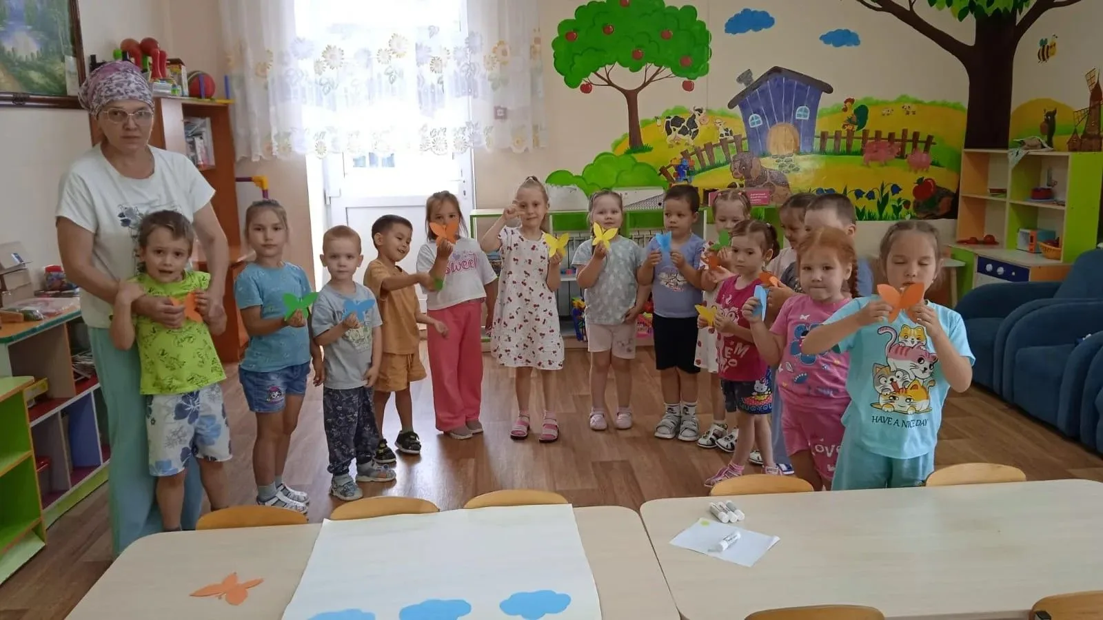 Наше сердце бьётся крыльями дружбы!  🦋♥
Ребята из средней группы подготовили невероятную коллективн