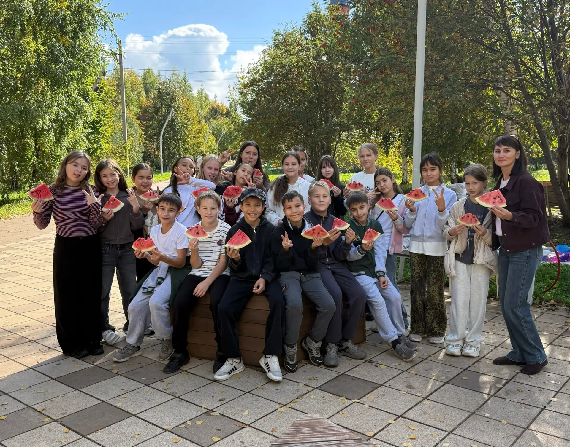 Сегодня классно провели время на арбузнике 5 А школа 7✌️, с нашей классной руководитель...