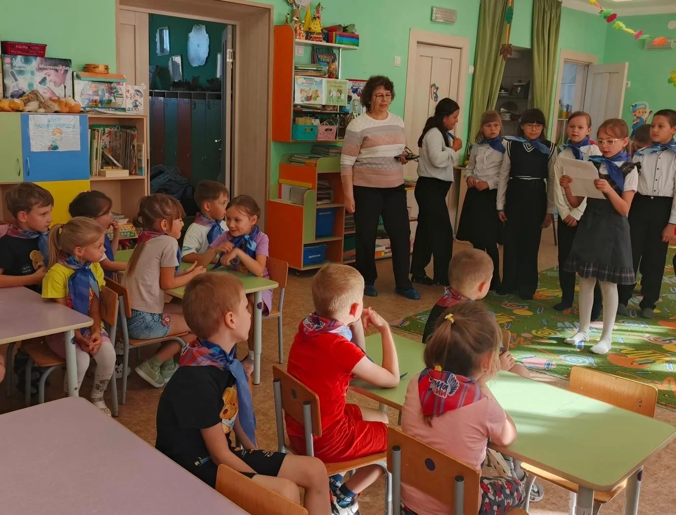 В рамках акции «Орлята-дошколятам», приуроченного ко Дню дошкольного работника, обучающ...