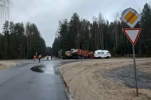 🚚💥 Столкнулись два грузовика    Авария произошла 28 апреля в Нейском районе. В половине второго дня 